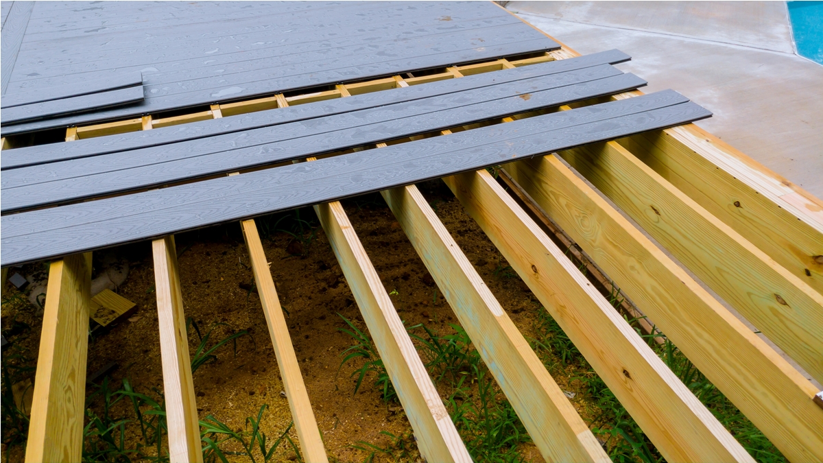 building a backyard deck with composite deck board 2022 11 12 10 41 21 utc