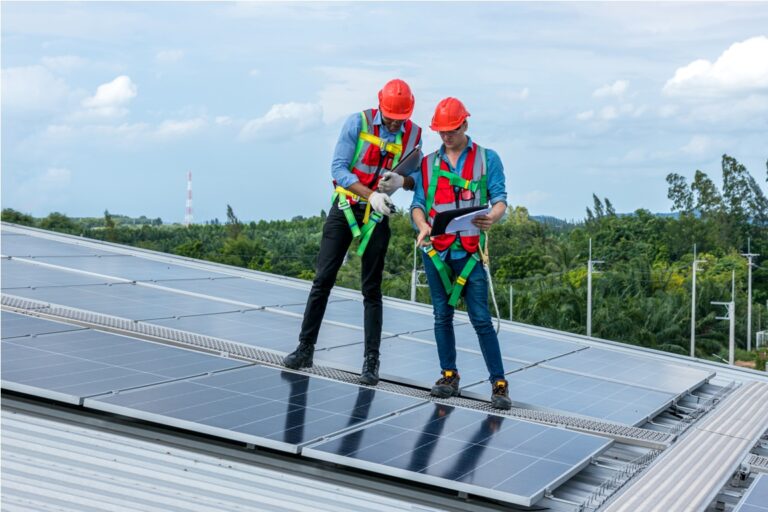 Les multiples bénéfices des panneaux solaires : une énergie verte et durable