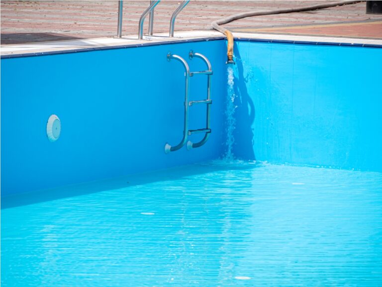 Quel est le bon moment pour se baigner après un traitement anti-algues pour piscine?