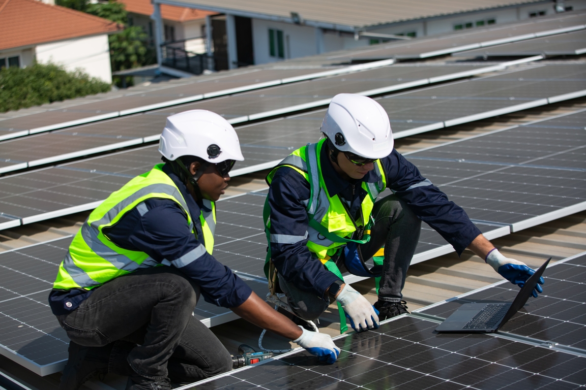 solar panel installer installing solar panels on r 2023 03 09 08 11 11 utc