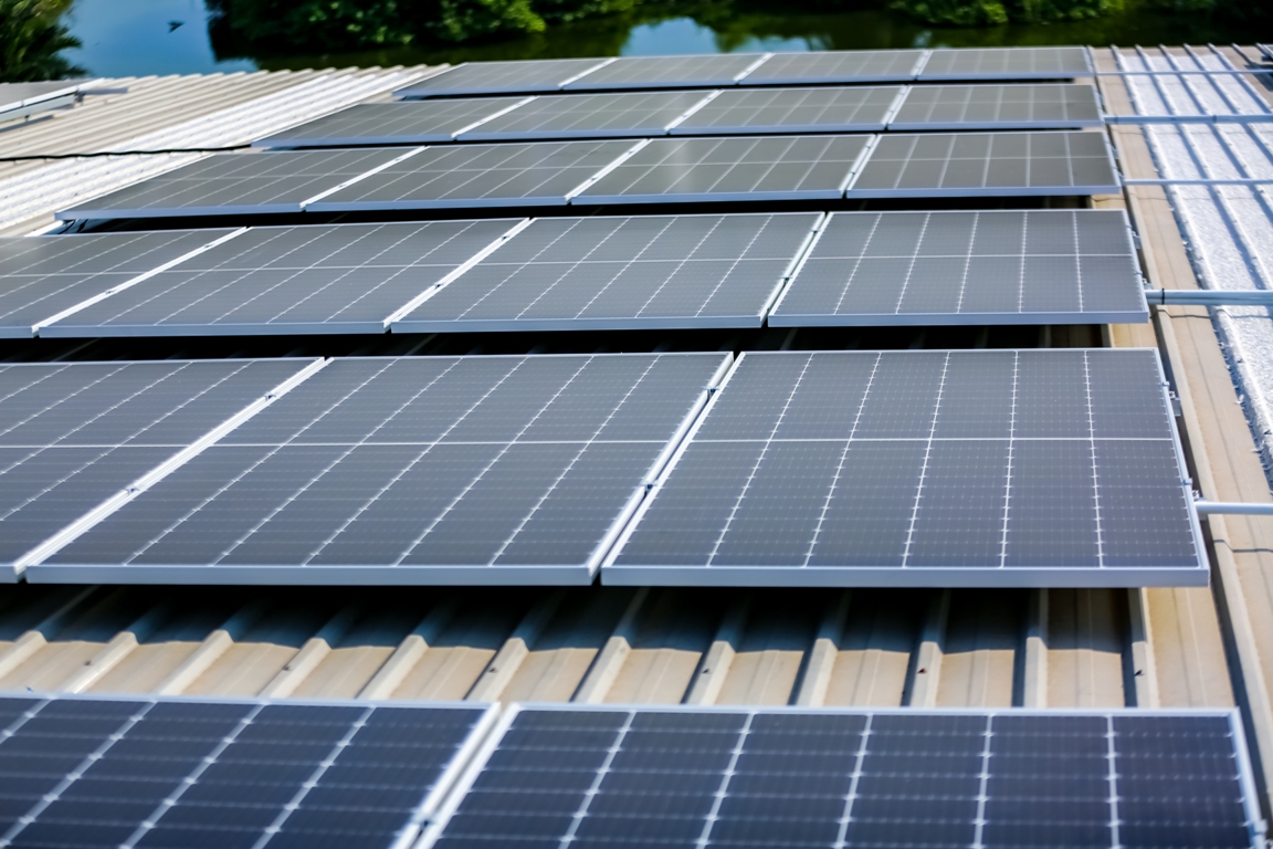 solar panel installer installing solar panels on r 2023 03 09 08 11 34 utc