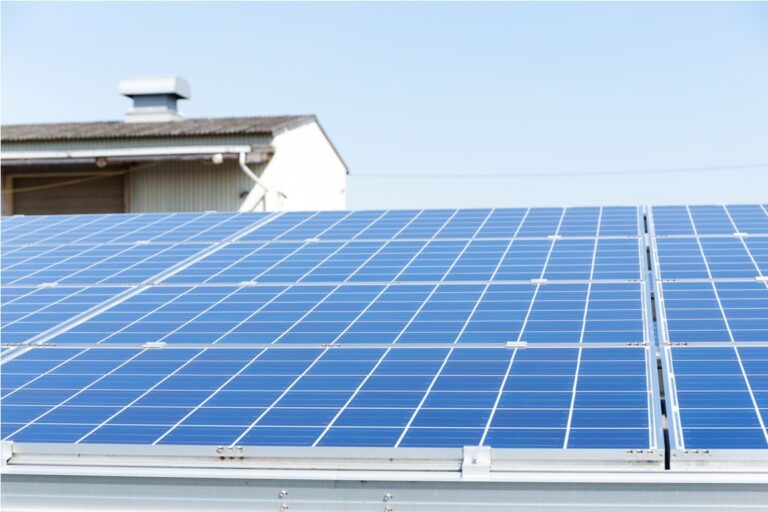Comment choisir la bonne puissance de panneau solaire pour une rénovation réussie ?