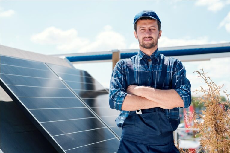 Panneau solaire au m2 : découvrez les coûts, avantages et rentabilité