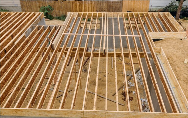 Les étapes clés pour calculer le solivage d’un plancher de bois