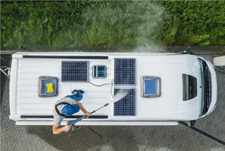 Guide pour vérifier le bon fonctionnement de son panneau solaire sur un camping-car