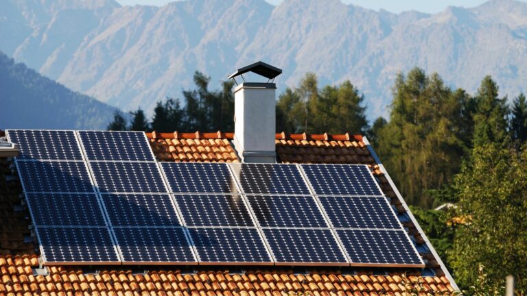 Maîtriser l’énergie solaire à domicile : guide pratique